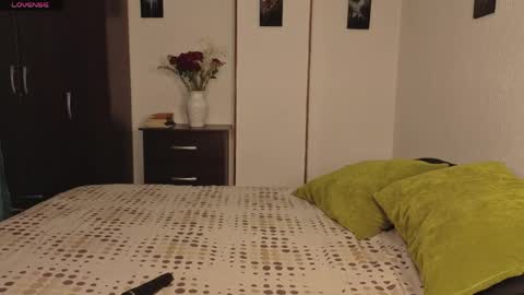  ANGELA ISABELLA  online show from April 8, 12:54 am