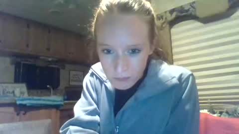 angellove8606 online show from December 17, 7:14 am