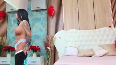 angellys online show from February 15, 9:30 am