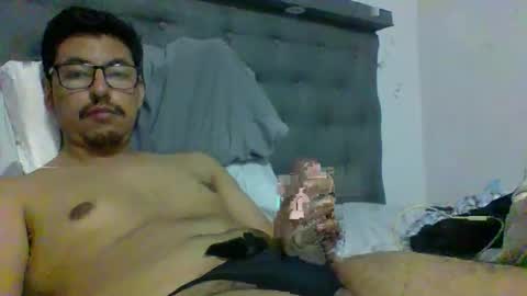 Snapshot of angelmont30 chatting on February 26, 4:44 am Angel online show from February 26, 4:44 am