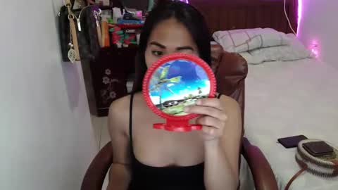 Snapshot of angelofcumx chatting on December 17, 9:28 am sabina online show from December 17, 9:28 am