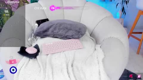 Snapshot of angelpeach_ chatting on March 11, 5:02 pm Angel online show from March 11, 5:02 pm