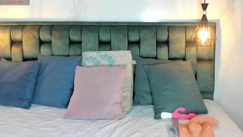 Snapshot of angelswets chatting on February 26, 1:52 pm ANGIE online show from February 26, 1:52 pm