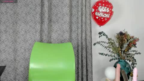 Snapshot of angelswets chatting on September 20, 2:51 pm ANGIE online show from September 20, 2:51 pm