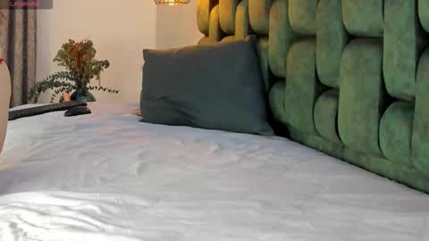 Snapshot of angelswets chatting on October 23, 3:00 pm ANGIE online show from October 23, 3:00 pm