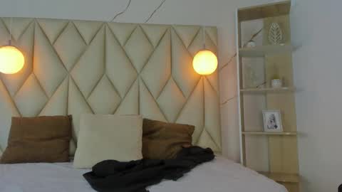 Snapshot of angelswets chatting on November 17, 2:01 pm ANGIE online show from November 17, 2:01 pm