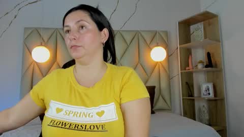 ANGIE online show from December 19, 2:35 pm