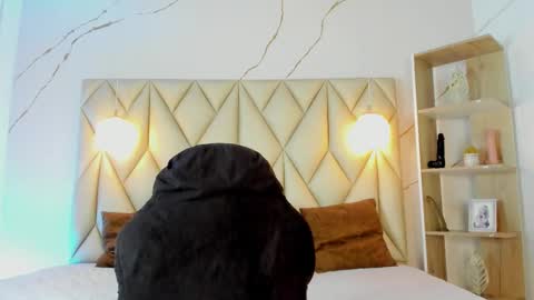 ANGIE online show from January 9, 2:20 pm