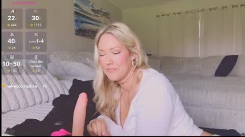 Snapshot of angelsxdesire chatting on April 21, 4:34 pm AngelsXDesire online show from April 21, 4:34 pm