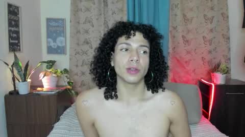 Snapshot of angelwhitte chatting on November 23, 10:31 pm angelwhitte online show from November 23, 10:31 pm