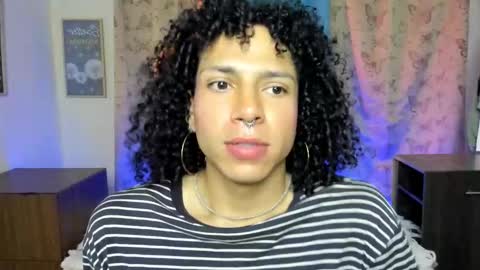 Snapshot of angelwhitte chatting on December 22, 10:40 pm angelwhitte online show from December 22, 10:40 pm