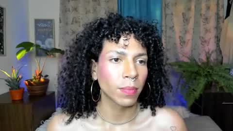 Snapshot of angelwhitte chatting on February 2, 11:25 pm angelwhitte online show from February 2, 11:25 pm