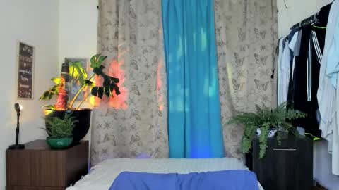 Snapshot of angelwhitte chatting on February 14, 12:07 am angelwhitte online show from February 14, 12:07 am