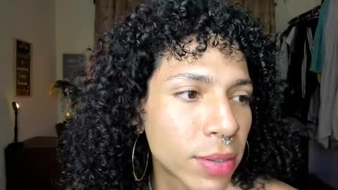 Snapshot of angelwhitte chatting on February 16, 12:18 am angelwhitte online show from February 16, 12:18 am