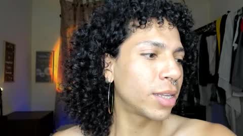 Snapshot of angelwhitte chatting on February 20, 12:29 am angelwhitte online show from February 20, 12:29 am