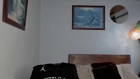 Snapshot of angelx_fox chatting on December 6, 11:03 pm Angel Fox online show from December 6, 11:03 pm