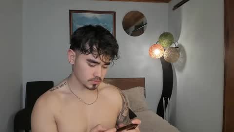 Snapshot of angelx_fox chatting on December 13, 11:28 pm Angel Fox online show from December 13, 11:28 pm