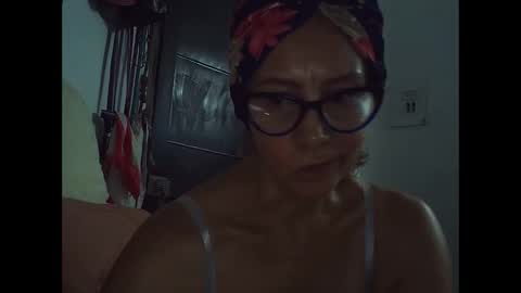 Snapshot of angelycute476334 chatting on January 15, 3:00 am angelycute476334 online show from January 15, 3:00 am