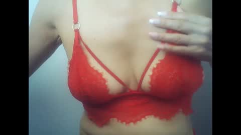 Snapshot of angelycute476334 chatting on February 1, 6:51 pm angelycute476334 online show from February 1, 6:51 pm