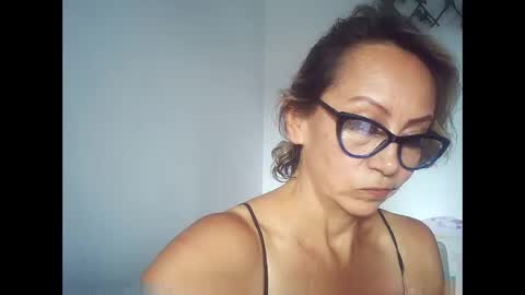 Snapshot of angelycute476334 chatting on February 2, 7:57 pm angelycute476334 online show from February 2, 7:57 pm