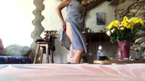 Snapshot of angelycute476334 chatting on September 28, 3:50 pm angelycute476334 online show from September 28, 3:50 pm