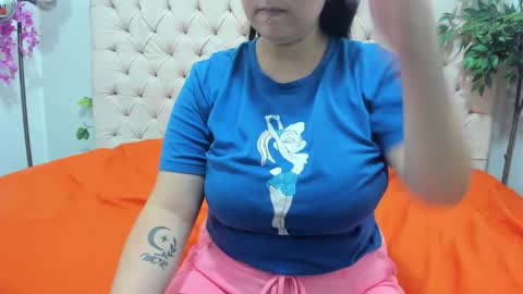 anggie online show from February 5, 11:09 pm