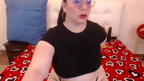 Snapshot of angie_bbw chatting on October 2, 8:49 pm Angie online show from October 2, 8:49 pm