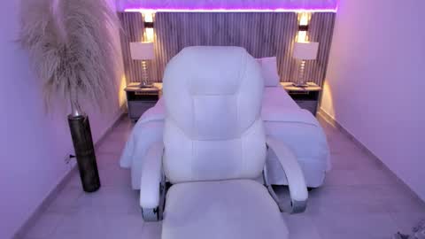 angie_smith_x online show from March 18, 3:42 am