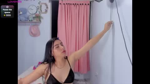 Snapshot of angieee_nature chatting on August 4, 2:48 am angieee nature online show from August 4, 2:48 am