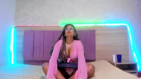 Snapshot of angiekatrinacm101 chatting on February 19, 11:39 am angiekatrinacm101 online show from February 19, 11:39 am