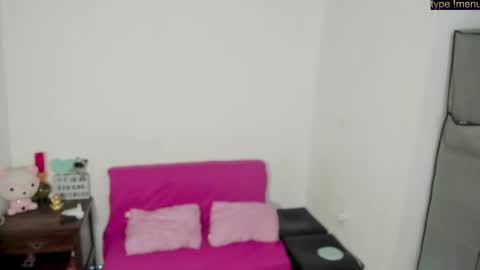 Snapshot of angielee01 chatting on April 23, 11:31 am Angie y Andres online show from April 23, 11:31 am