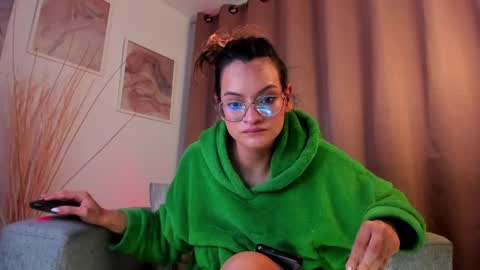 AngiePirs online show from March 25, 7:53 pm