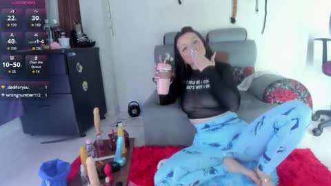 Snapshot of angierot2025 chatting on November 12, 1:06 am angierot2025 online show from November 12, 1:06 am