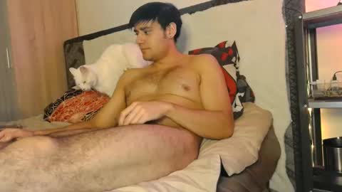 Snapshot of angrydeimos chatting on February 18, 3:10 am Deimos online show from February 18, 3:10 am