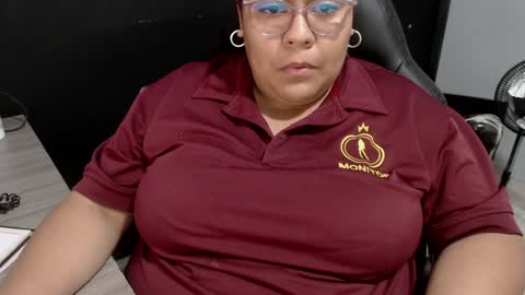 Snapshot of angy_ro12 chatting on January 4, 6:52 am angy online show from January 4, 6:52 am