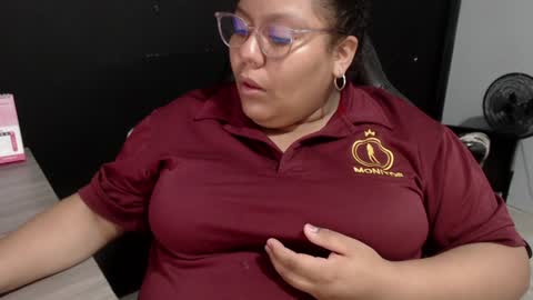 Snapshot of angy_ro12 chatting on January 8, 3:19 am angy online show from January 8, 3:19 am
