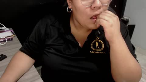 Snapshot of angy_ro12 chatting on February 25, 12:58 am angy online show from February 25, 12:58 am