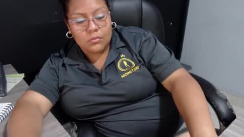 Snapshot of angy_ro12 chatting on September 17, 10:55 pm angy online show from September 17, 10:55 pm