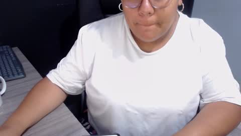 Snapshot of angy_ro12 chatting on October 5, 12:14 pm angy online show from October 5, 12:14 pm