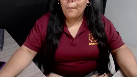 Snapshot of angy_ro12 chatting on October 14, 9:04 pm angy online show from October 14, 9:04 pm