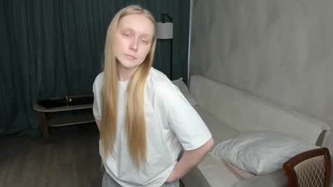 Violet online show from April 17, 7:11 am