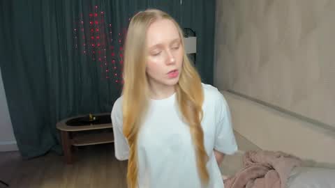 Violet online show from April 18, 6:06 am