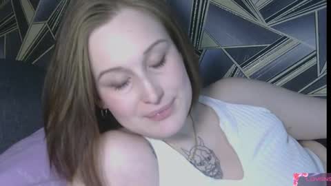 Snapshot of ani_eww chatting on February 2, 8:18 pm Anne online show from February 2, 8:18 pm