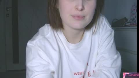 Snapshot of ani_eww chatting on February 3, 3:04 am Anne online show from February 3, 3:04 am