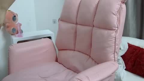 anianqueen online show from March 25, 2:23 pm