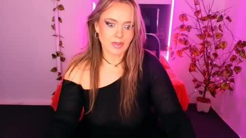 Snapshot of anielafox chatting on November 15, 7:16 am Aniela online show from November 15, 7:16 am