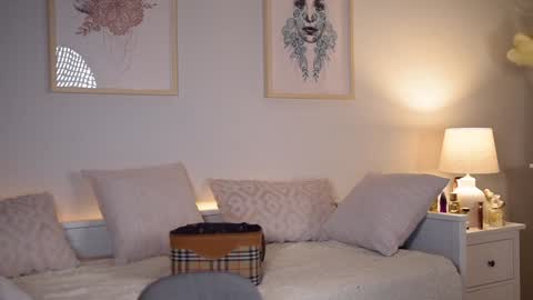     online show from December 2, 2:08 pm