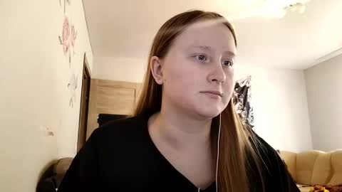 Snapshot of anika_lipps chatting on April 22, 9:44 am Anika online show from April 22, 9:44 am