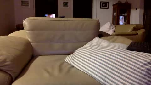 Snapshot of animal_michael chatting on December 31, 8:34 pm animal_michael online show from December 31, 8:34 pm