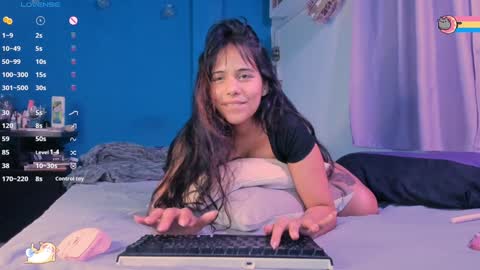 Snapshot of anisahade chatting on February 9, 1:00 am Anisahade online show from February 9, 1:00 am